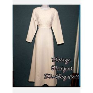 Amber VINTAGE Women's Size Small White Wedding Dress